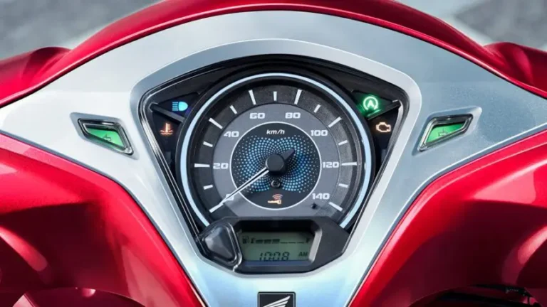 【ホンダ(HONDA)新型】125ccスクーター『LEAD 125（リード125）』2色追加で新発売:シート下スペース約37Lでスマートキー＆USBソケットも標準装備！