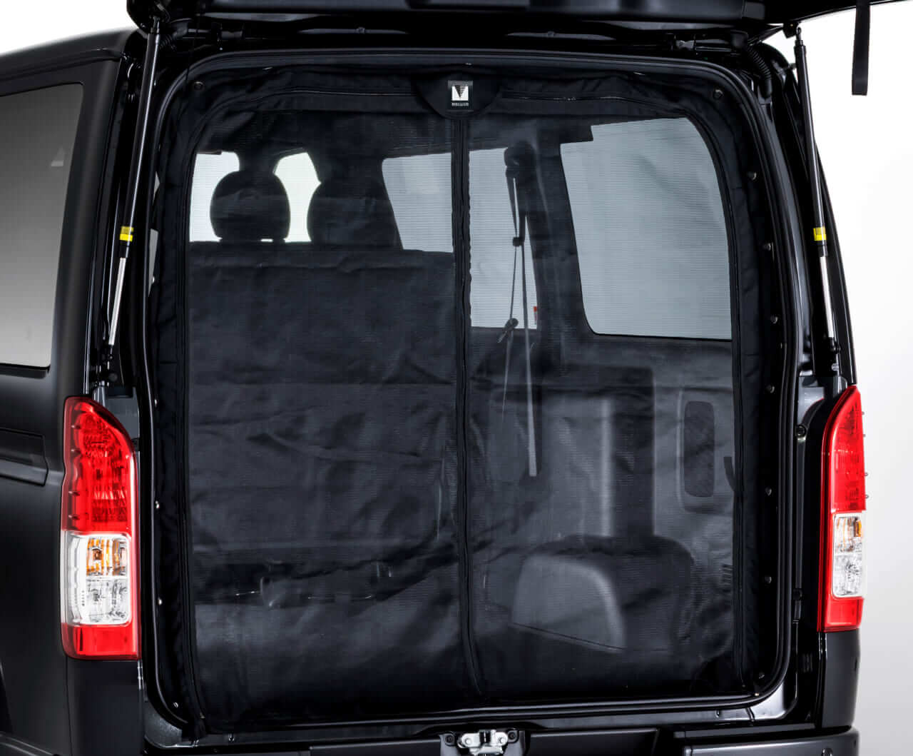 |趣味も仕事もこれ1台でOK?ハイエースを劇的に便利にする「モデリスタ」新作パーツ発売