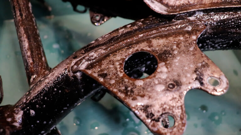 【DIY整備】サビ落とし革命! 削らずに落とせるハケ塗りサビ取り剤を使ってみたら効果的すぎた|【DIY整備】サビ落とし革命! 削らずに落とせるハケ塗りサビ取り剤を使ってみたら効果的すぎた