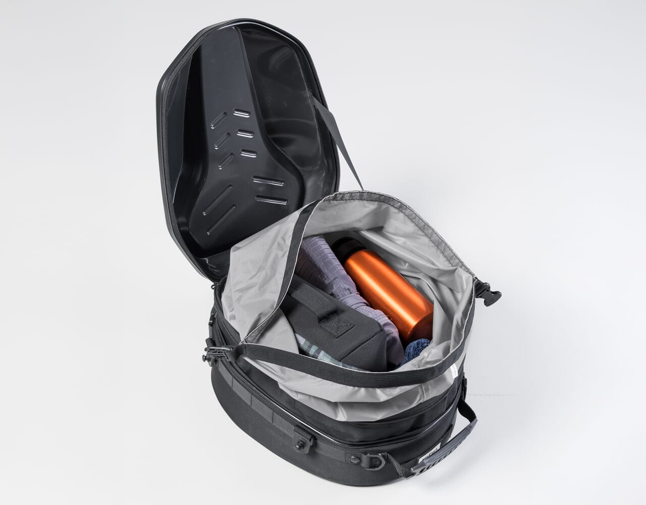 シェルシートバッグＬ｜【新商品】行きも帰りも充分積める！拡張機能付き大容量PCシートバッグ「シェルシートバッグL」がタナックスから新発売！