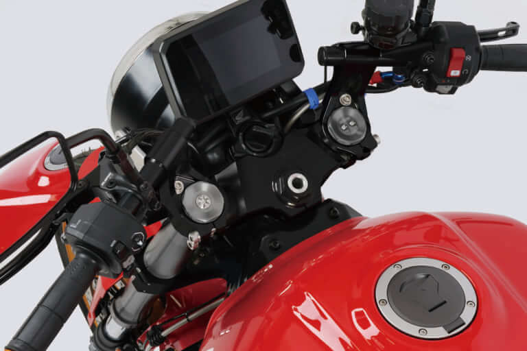 【新型CB1000Fカスタム】アクティブから可変オフセット採用のステムキットやバックステップが登場!|【ホンダ(HONDA)CB1000Fカスタム】アクティブから可変オフセット採用のステムキットやバックステップが登場!