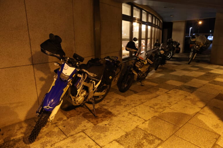 エリーパワー｜HY93-C｜北海道テスト｜最北端の宗谷岬ツーリングでリチウムイオンバッテリーの性能を過酷低温テスト！【エリーパワー HY93-Cをマイナス気温に持ち込む】