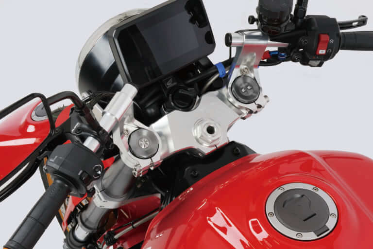 【新型CB1000Fカスタム】アクティブから可変オフセット採用のステムキットやバックステップが登場!｜【ホンダ(HONDA)CB1000Fカスタム】アクティブから可変オフセット採用のステムキットやバックステップが登場!