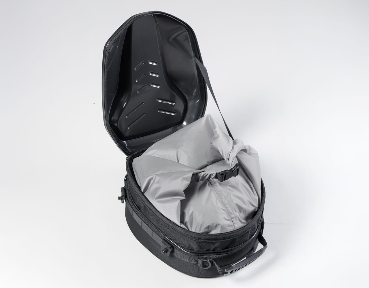 シェルシートバッグＬ｜【新商品】行きも帰りも充分積める！拡張機能付き大容量PCシートバッグ「シェルシートバッグL」がタナックスから新発売！