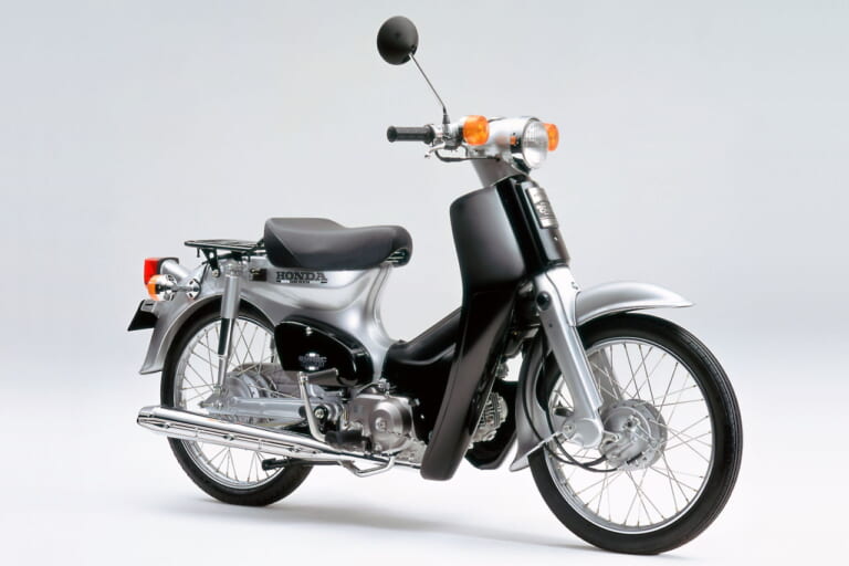 ホンダ|スーパーカブ50 スタンダード|2001年|ホンダ「スーパーカブC125」にシルバーのツートーンが登場! 従来色と置き換えで英/伊ほか発売【欧州】