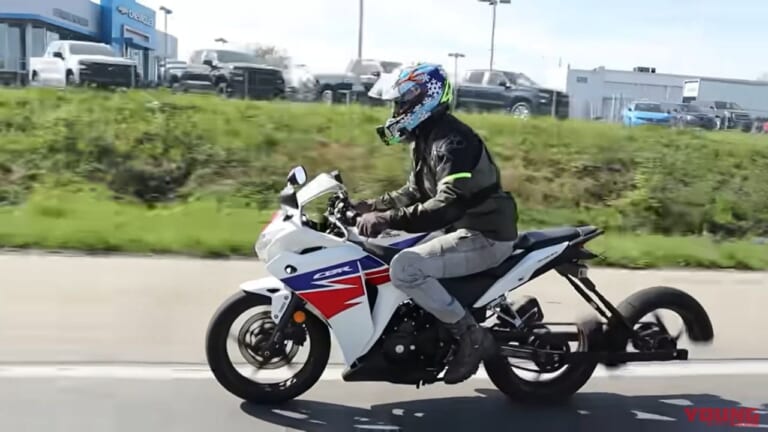 スプリットホイール2.0で高速道路を走ったホンダCBR|【2026年1月】ヤングマシン人気記事ランキングTOP10! 分割ホイールCBRやゴリラ125、箱入り新車が話題に