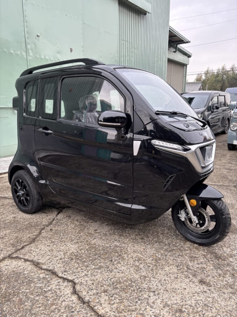 VEHICLE FAN URBAN TRIKER| 【3人乗り/ドア付/高速可トライク】ビークルファン「アーバントライカー」にドア付きモデルが登場。価格は132万円