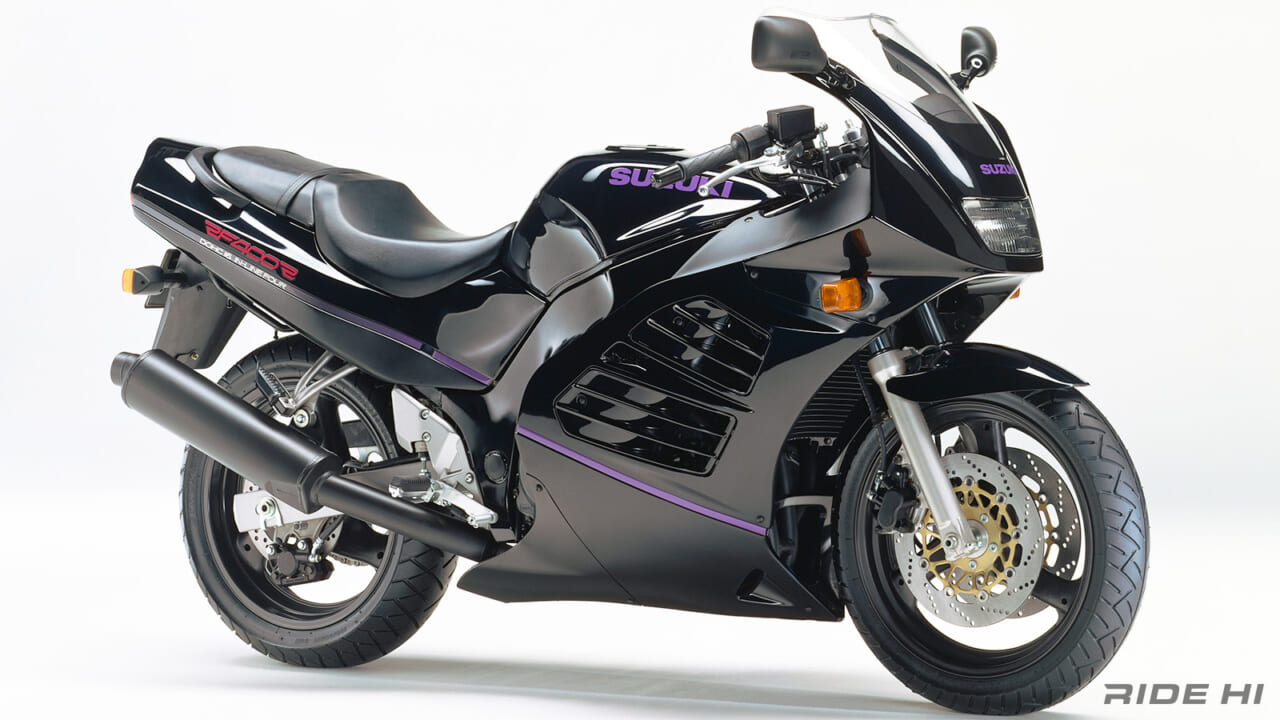 スズキ｜RF400R｜1993｜「後期型は可変バルブシステム搭載!」敢えてビッグバイクの車格を与えたスズキ「RF400R」の突き抜けた存在感！