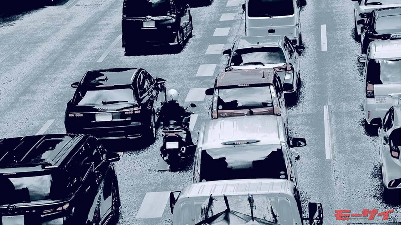 【元白バイ隊員】がバイクの「すり抜け」を考察──市街地、高速、首都高で捕まらない走り方なんてあるの？