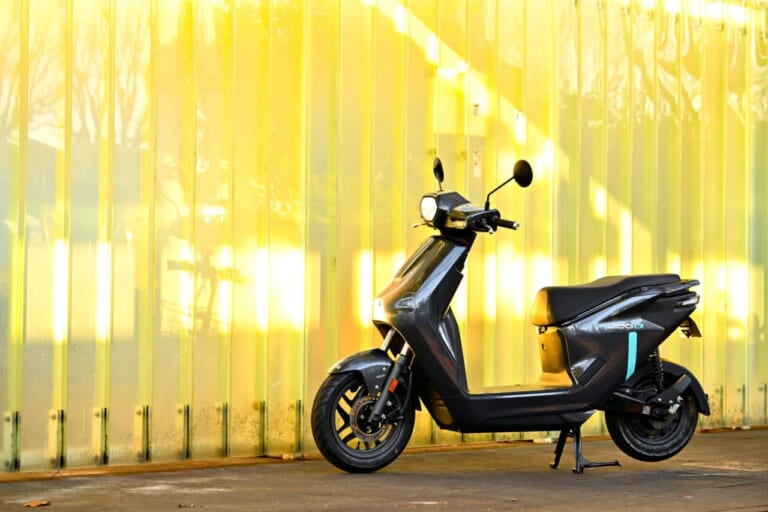 ヤマハ|JOG E|【バッテリーを交換しながら走り回れ!】ヤマハの新型電動スクーター「JOG E」’25モデル試乗レポート