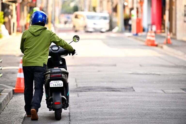 ヤマハ|JOG E|【バッテリーを交換しながら走り回れ!】ヤマハの新型電動スクーター「JOG E」’25モデル試乗レポート