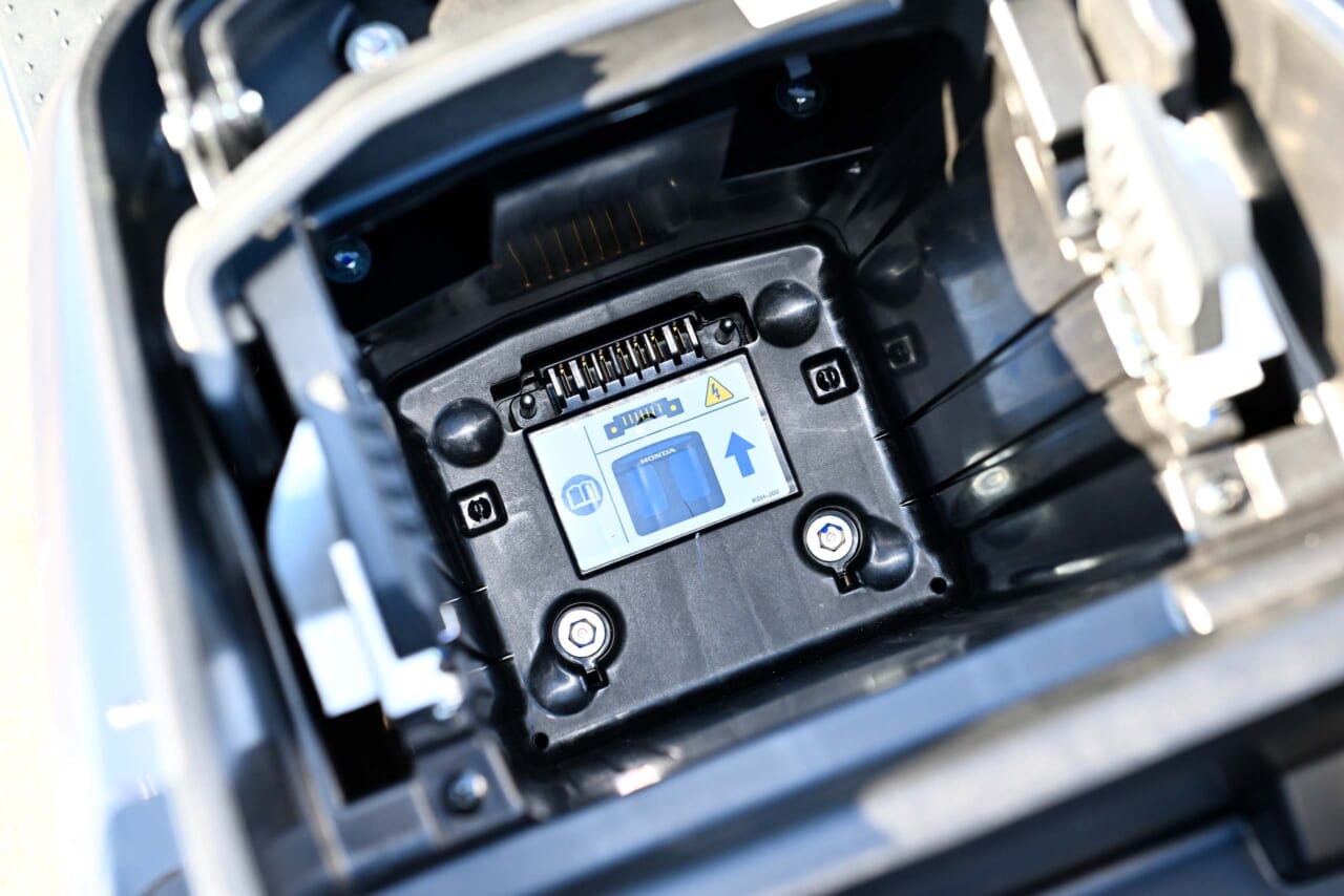 ヤマハ｜JOG E｜【バッテリーを交換しながら走り回れ!】ヤマハの新型電動スクーター「JOG E」’25モデル試乗レポート