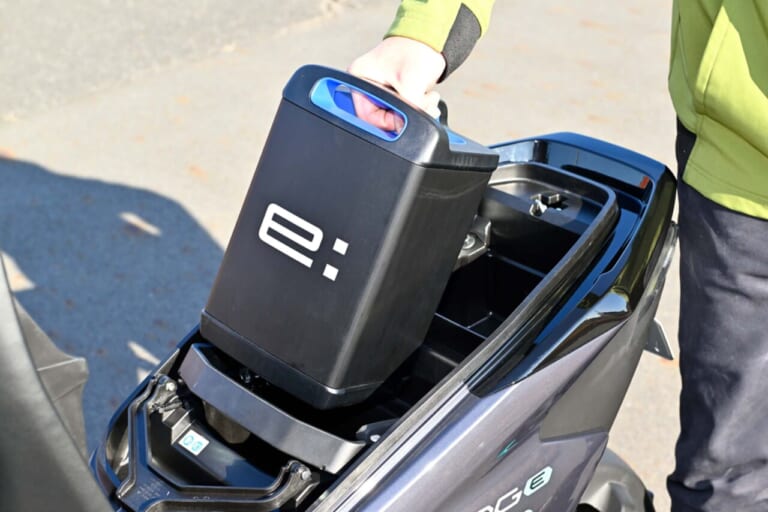 ヤマハ|JOG E|【バッテリーを交換しながら走り回れ!】ヤマハの新型電動スクーター「JOG E」’25モデル試乗レポート