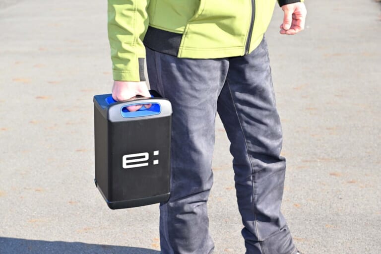 ヤマハ|JOG E|【バッテリーを交換しながら走り回れ!】ヤマハの新型電動スクーター「JOG E」’25モデル試乗レポート