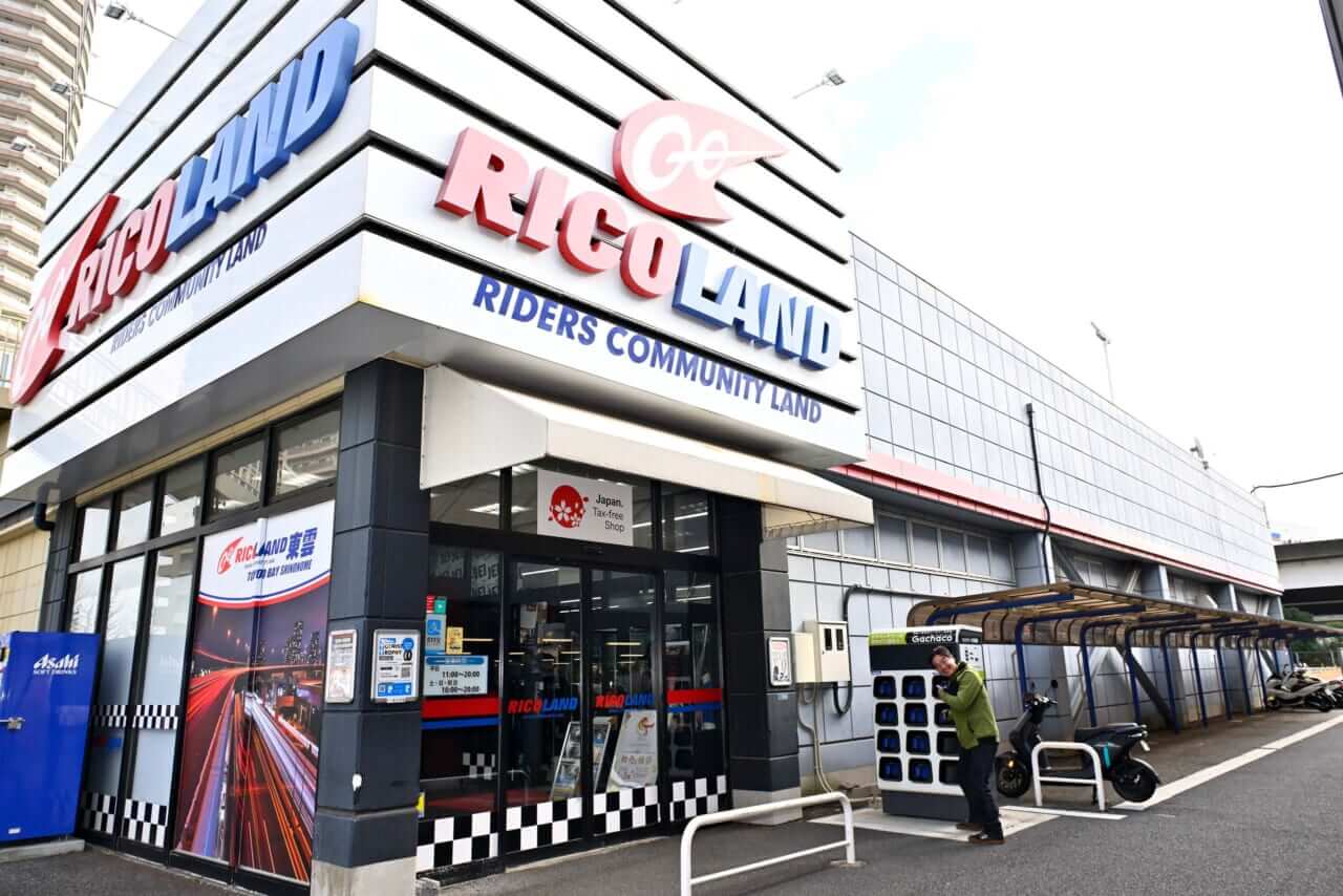 |【バッテリーを交換しながら走り回れ!】ヤマハの新型電動スクーター「JOG E」’25モデル試乗レポート