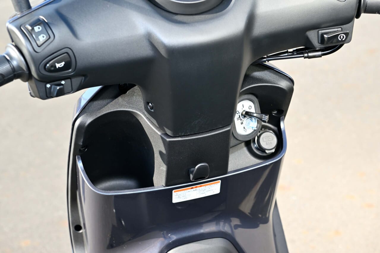 ヤマハ｜JOG E｜【バッテリーを交換しながら走り回れ!】ヤマハの新型電動スクーター「JOG E」’25モデル試乗レポート