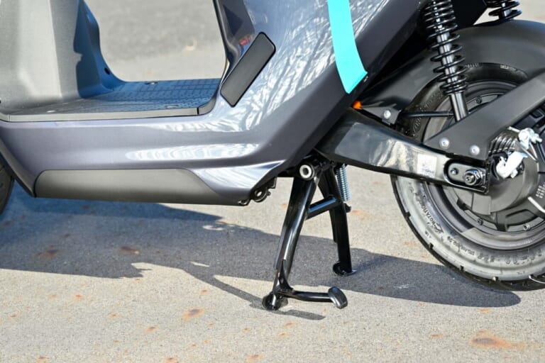 ヤマハ|JOG E|【バッテリーを交換しながら走り回れ!】ヤマハの新型電動スクーター「JOG E」’25モデル試乗レポート