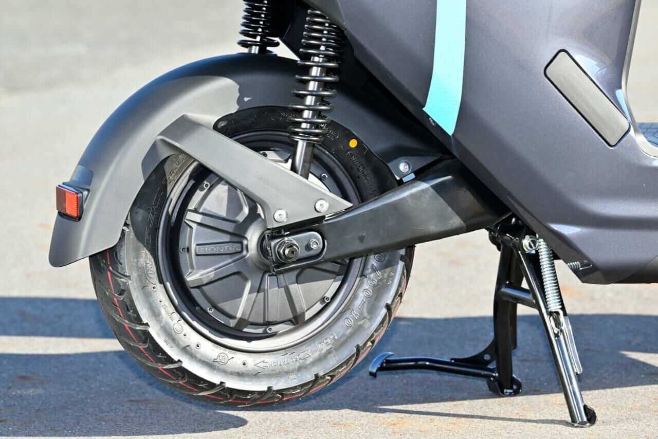 ヤマハ|JOG E|【バッテリーを交換しながら走り回れ!】ヤマハの新型電動スクーター「JOG E」’25モデル試乗レポート