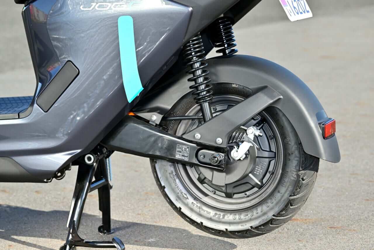 ヤマハ|JOG E|【バッテリーを交換しながら走り回れ!】ヤマハの新型電動スクーター「JOG E」’25モデル試乗レポート