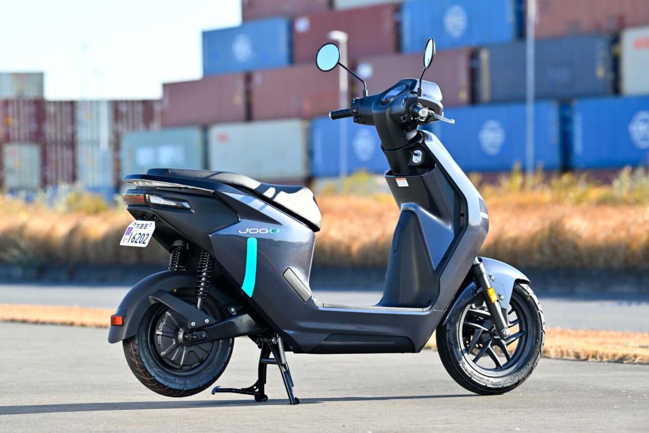 ヤマハ｜JOG E｜【バッテリーを交換しながら走り回れ!】ヤマハの新型電動スクーター「JOG E」’25モデル試乗レポート