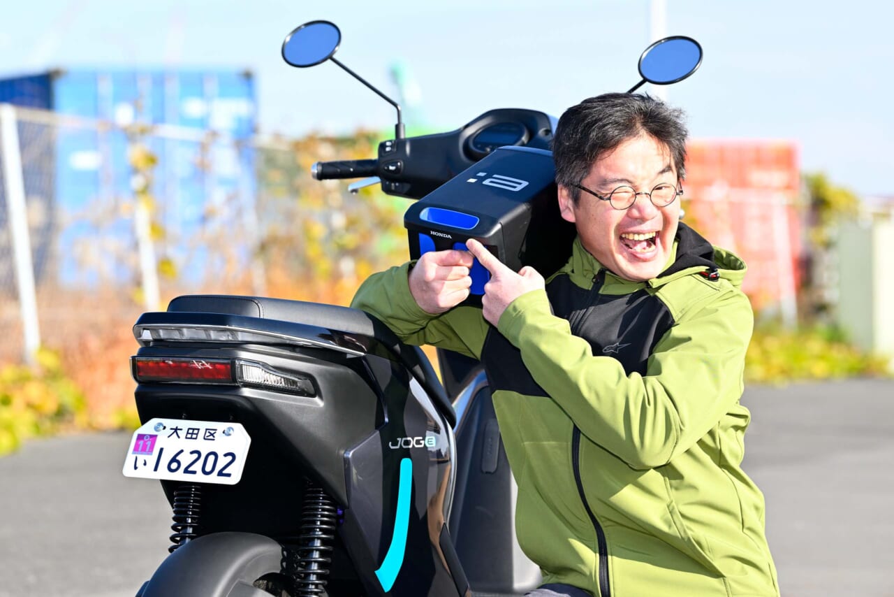 |【バッテリーを交換しながら走り回れ!】ヤマハの新型電動スクーター「JOG E」’25モデル試乗レポート