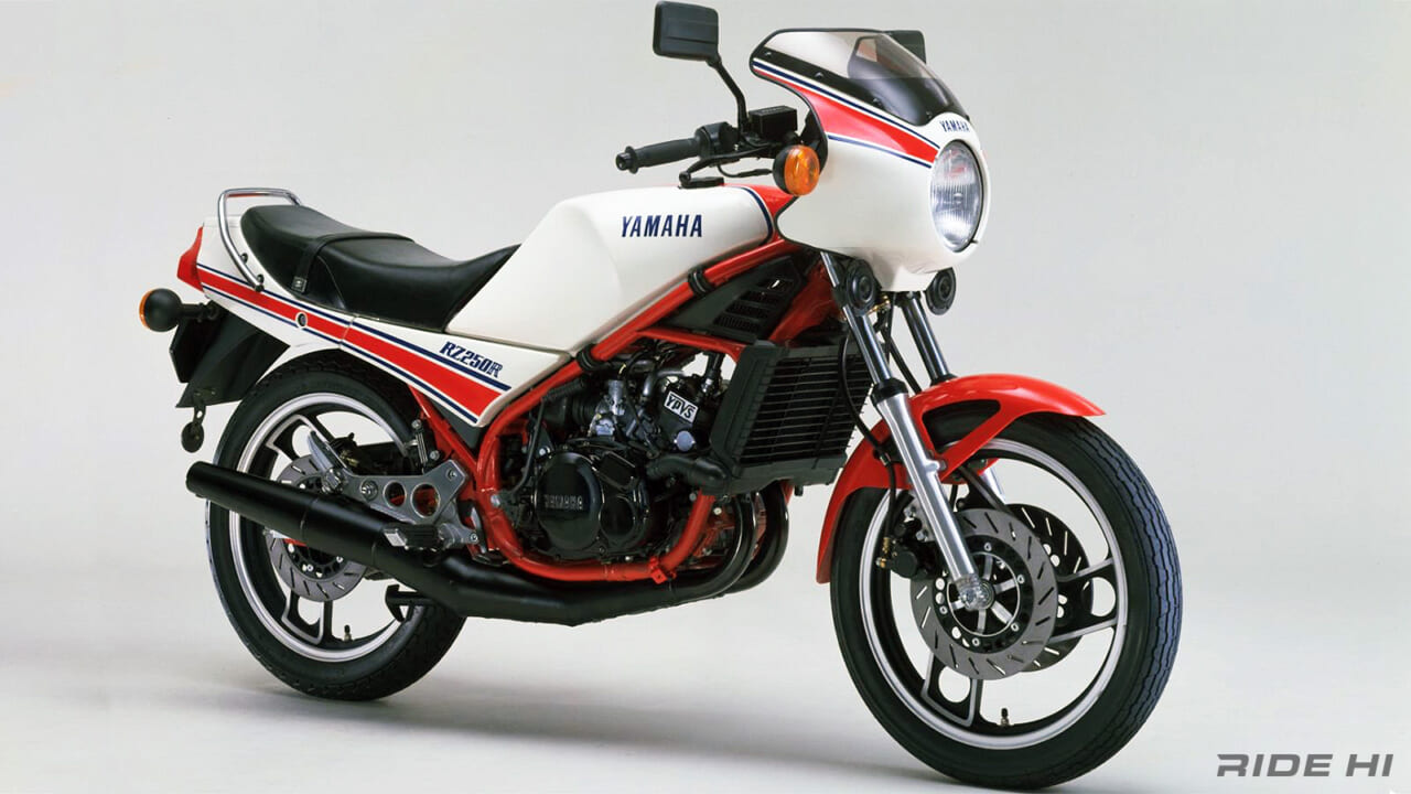 ヤマハ|RZ250R|1983年モデル|「39万9000円!」「YPVS初採用!」ヤマハ『RZ250R』は2スト・スポーツのキャリアを注ぎ込んだ大人向けの進化!