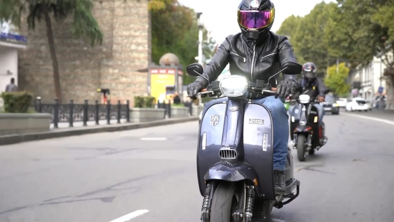 RoyalAlloy|ロイヤルアロイ|GP250SE|【RoyalAlloy】鉄スクーターの質感と現代技術が融合・GP250SE