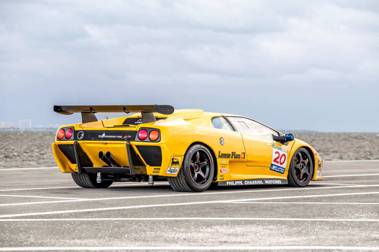 ｜日本で公道を走っていた!? ランボルギーニ初のレーサー「ディアブロSV-R」が1億円超えのワケ