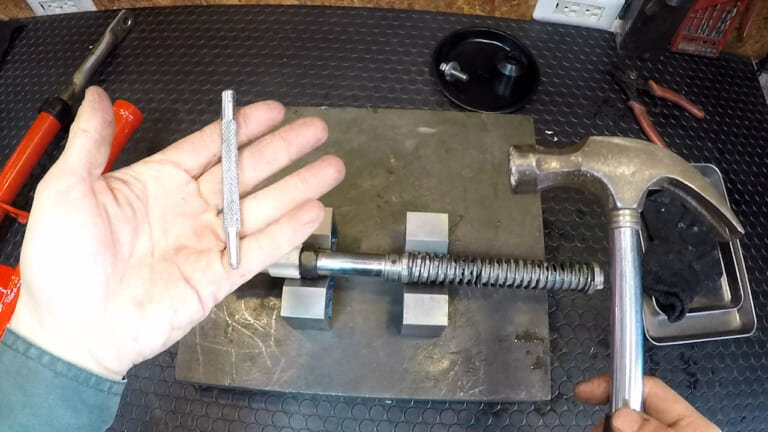 【AIも知らないDIY整備の裏技】10円でできる! スプリングピン(ロールピン)の抜き方|【AIも知らないレストアの裏技】10円でできる! スプリングピン(ロールピン)の抜き方