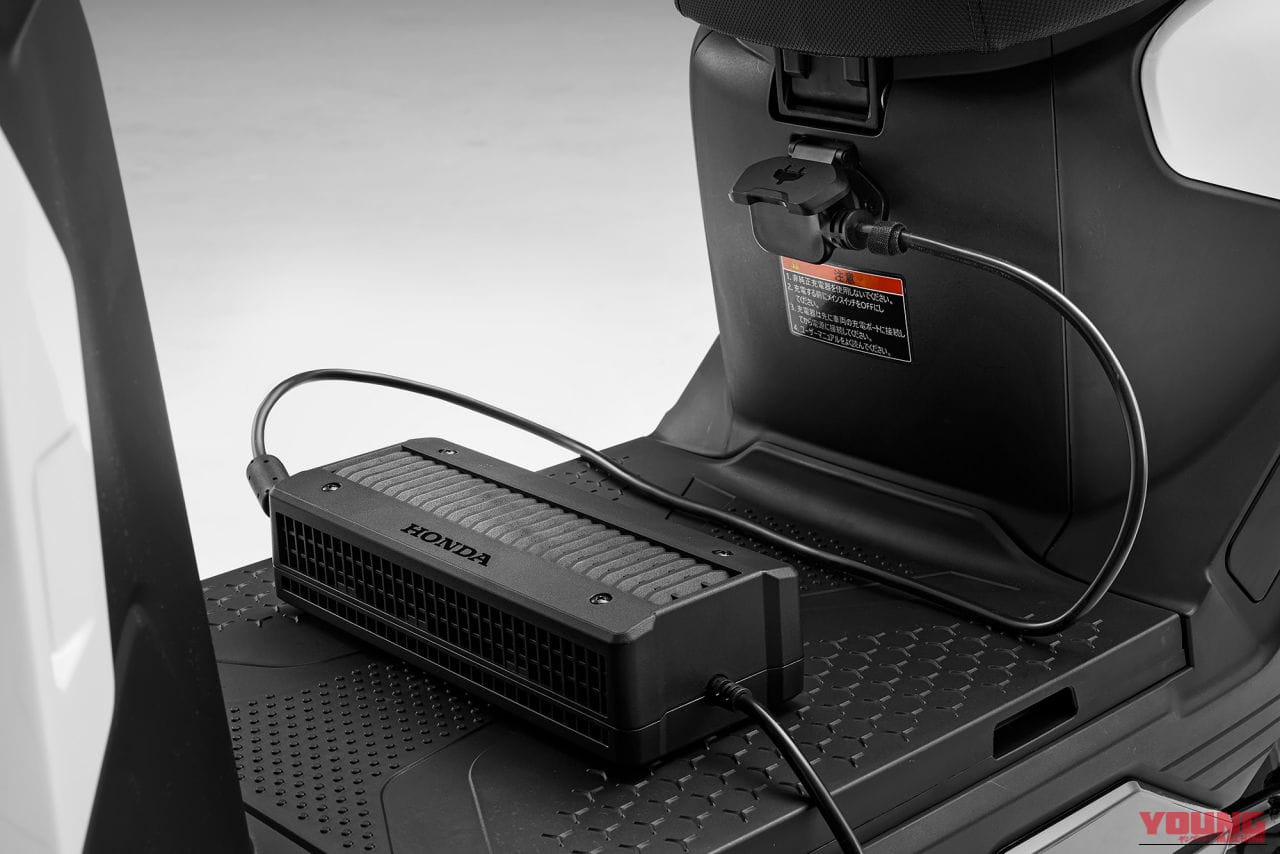 ｜補助金なしで22万円！ ホンダが『充電インフラなし』でも使える新型EV原付「ICON e:」を発表