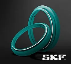 SKF FORK SEAL｜新型WR125Rのポテンシャルを解放せよ! 足つきの不安と疲労を消し去る、魔法のカスタムパーツ大公開【テクニクス】