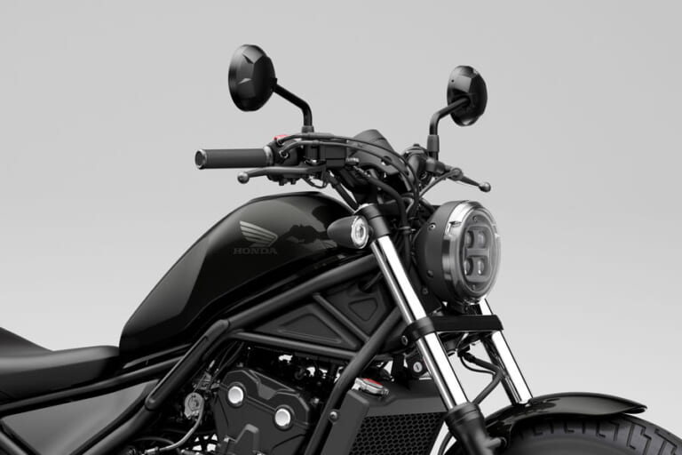 HONDA REBEL 500［2025 model］ブラック　ハンドル｜ホンダ レブル500〈いま国内で買える新型バイクカタログ｜大型二輪(750-401cc)〉【2026最新版】