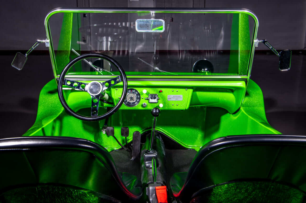 ｜屋根も窓もない「究極の遊び車」！今や1000万円級の価値？伝説のバギー『マイヤーズ・マンクス』がEVで復活するほど愛される理由