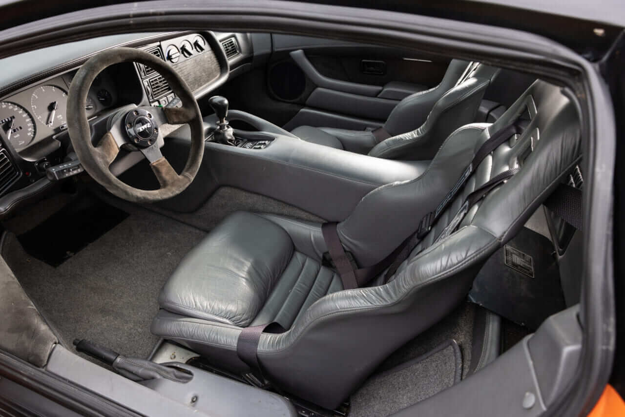 ｜ジャガーXJ220Sの正体とは？ 幻のル・マン優勝と、世界限定6台の「公道を走るレーシングカー」の真実