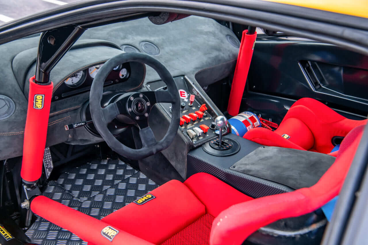 ｜日本で公道を走っていた!? ランボルギーニ初のレーサー「ディアブロSV-R」が1億円超えのワケ