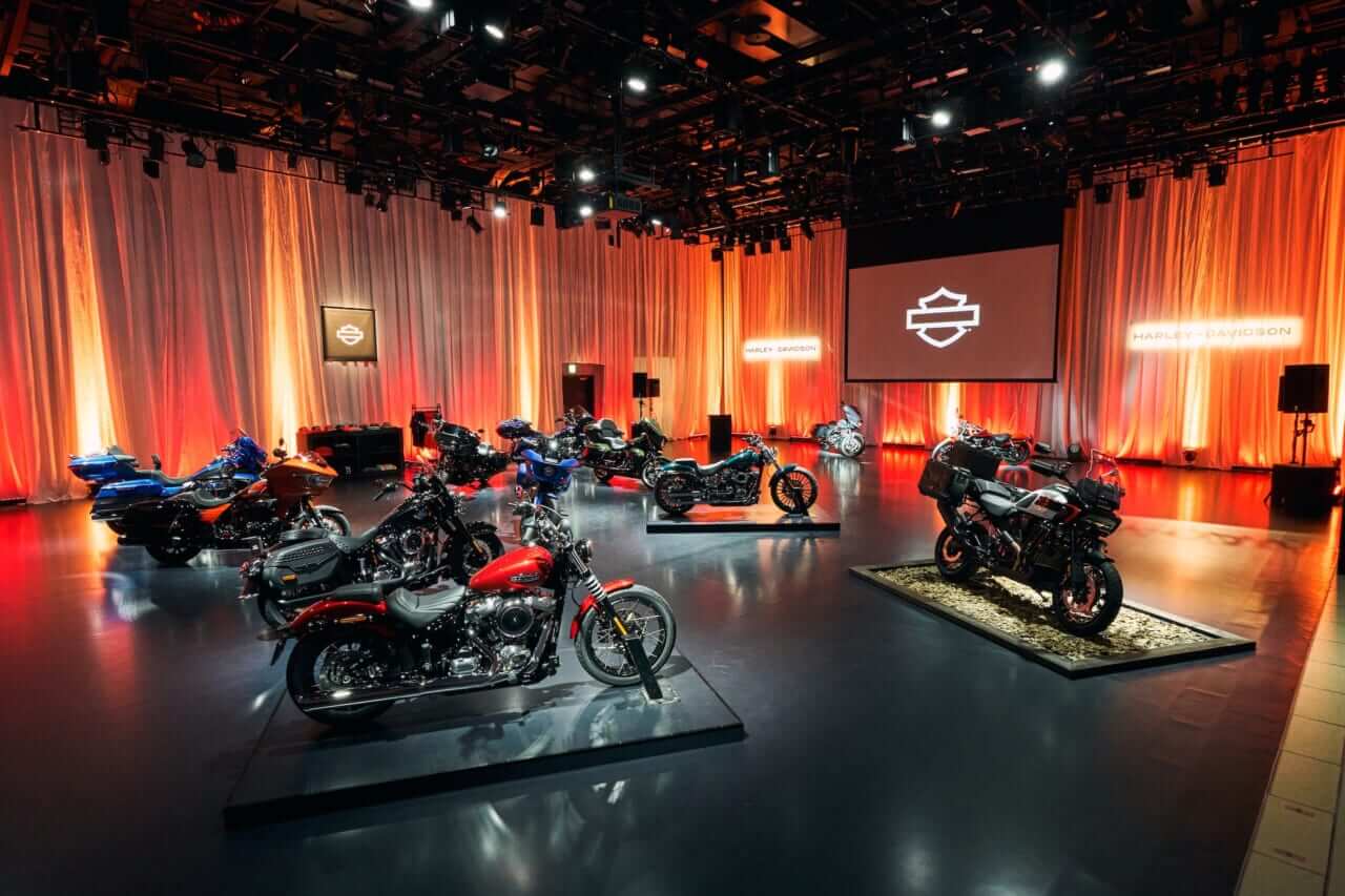 ハーレーが東京二子玉川の期間限定ストアで2026年モデル12機種を公開! !