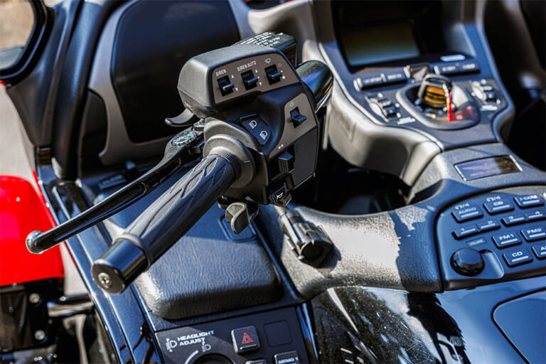 華やかなパレードの裏で彼らは何を視ているのか? ホンダが明かした「皇宮警察・側車隊」という究極のプロフェッショナル|華やかなパレードの裏で彼らは何を視ているのか? ホンダが明かした「皇宮警察・側車隊」という究極のプロフェッショナル