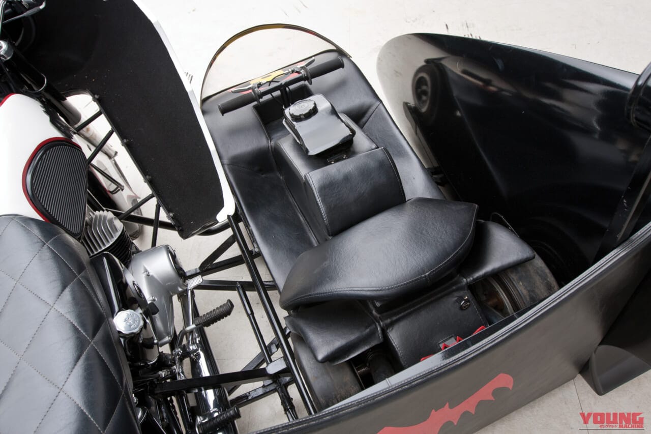 1966年|バットサイクル|「えっ、50年前のヤマハのバイクが?」「これ本物なのか」防弾仕様(設定)の当時ものが1966年からタイムスリップ!