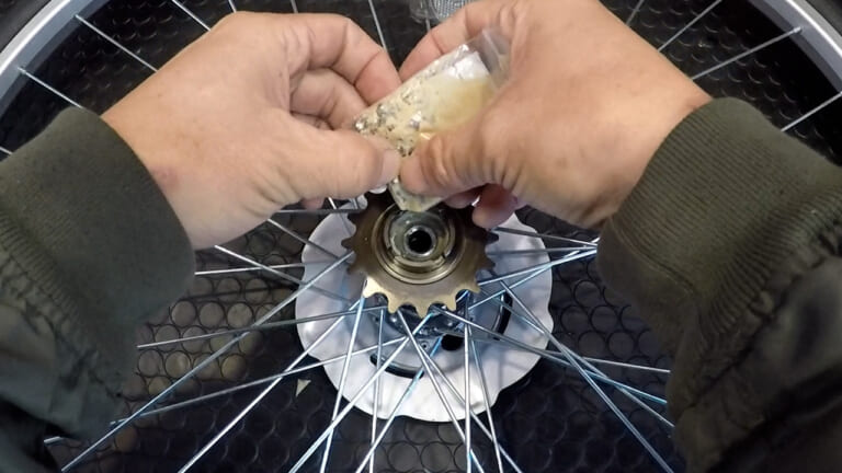 【DIY整備の裏技】小さいボールベアリングの超簡単インストール方法：「面倒くさい→もっとやりたい」になった!｜【DIY整備の裏技】小さいボールベアリングの超簡単インストール方法：「面倒くさい→もっとやりたい」になった!