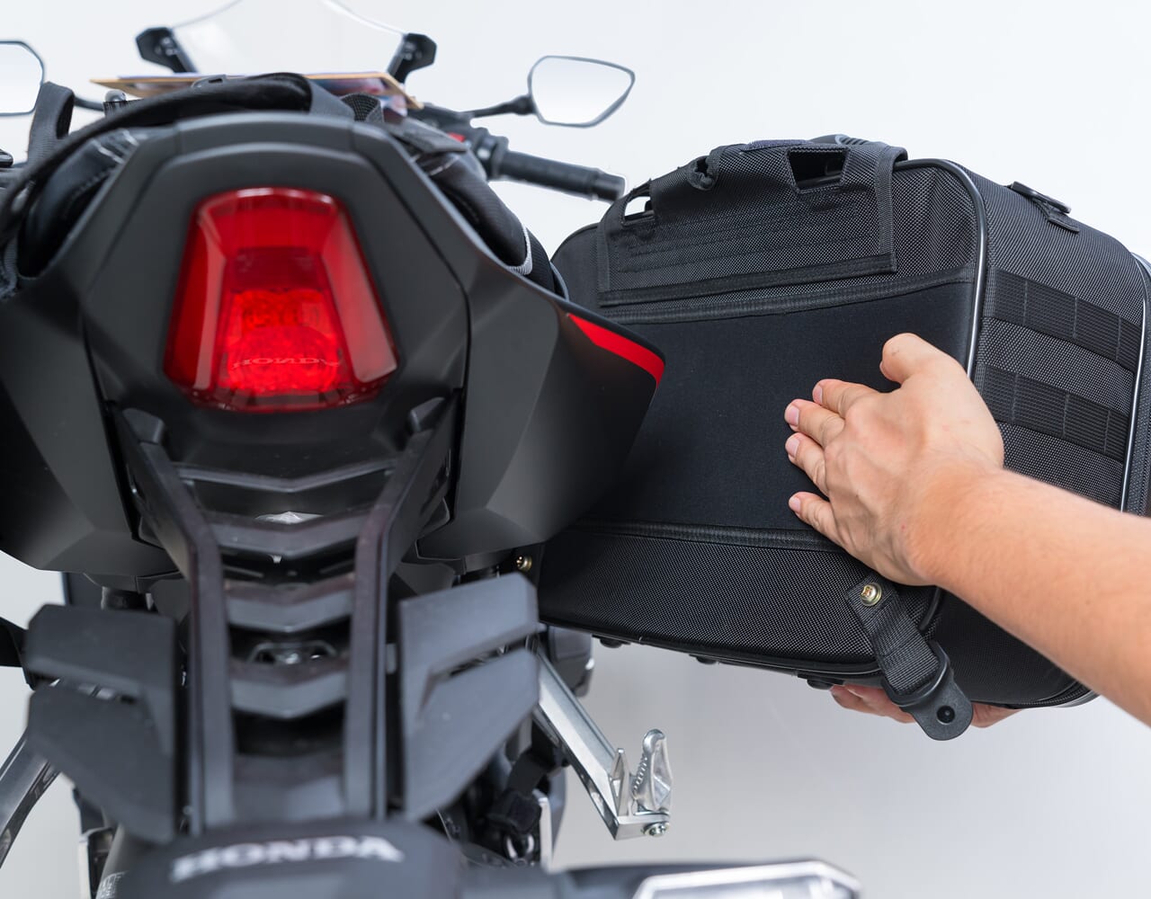 ツアーシェルケースM｜【タナックス】ステー不要のパニアケース型PCサイドバッグ「ツアーシェルケースＭ」が新発売！