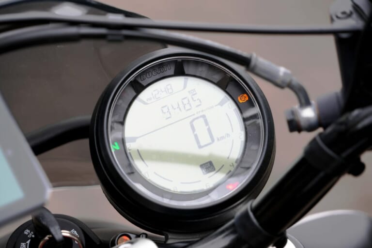 シュアラスターLOOPパワーショット|ドゥカティ・スクランブラーSixty2|シュアラスターLOOPパワーショット「ザ・体感!!」ドゥカティ・スクランブラーSixty2編