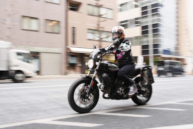 シュアラスターLOOPパワーショット|ドゥカティ・スクランブラーSixty2|シュアラスターLOOPパワーショット「ザ・体感!!」ドゥカティ・スクランブラーSixty2編