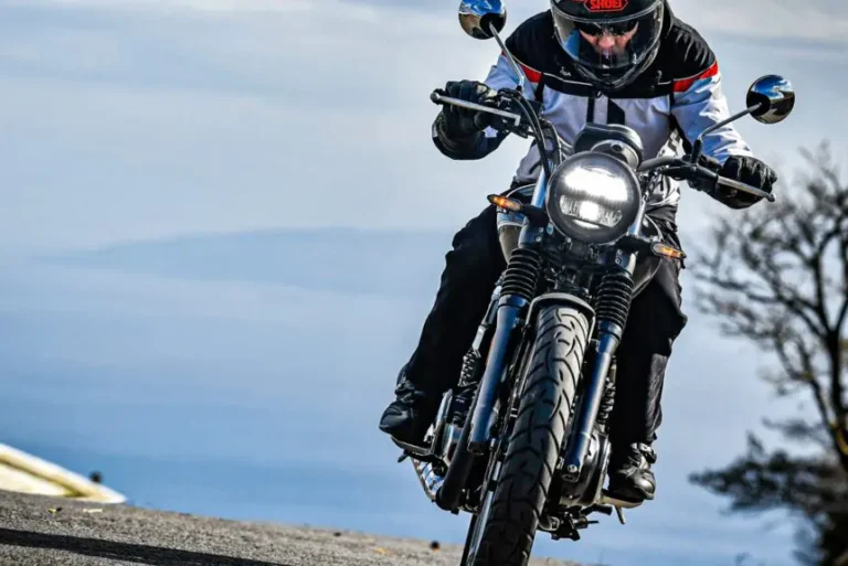 「20馬力で十分、いや、これが最高だ」ベテラン編集者が新型GB350 Sで久々に“峠の走り”に魂を奪われた理由