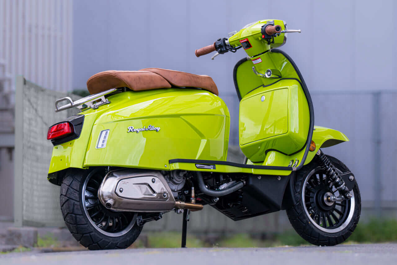 RoyalAlloy|ロイヤルアロイ|GP250SE|【RoyalAlloy】鉄スクーターの質感と現代技術が融合・GP250SE