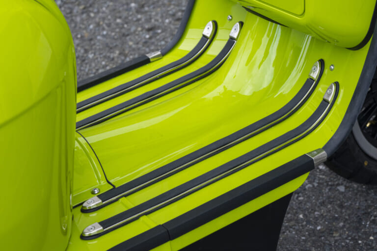 RoyalAlloy|ロイヤルアロイ|GP250SE|フットボード|【RoyalAlloy】鉄スクーターの質感と現代技術が融合・GP250SE