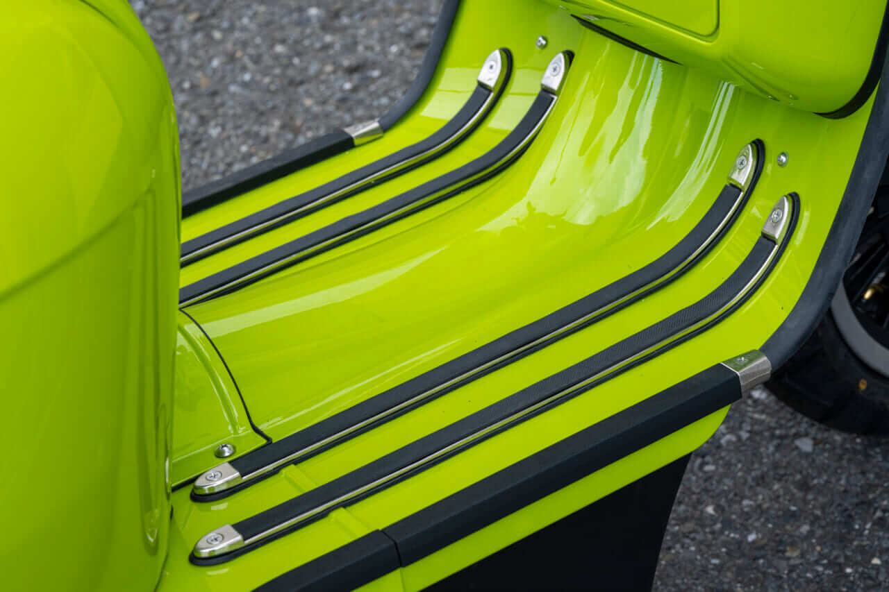 RoyalAlloy|ロイヤルアロイ|GP250SE|フットボード|【RoyalAlloy】鉄スクーターの質感と現代技術が融合・GP250SE