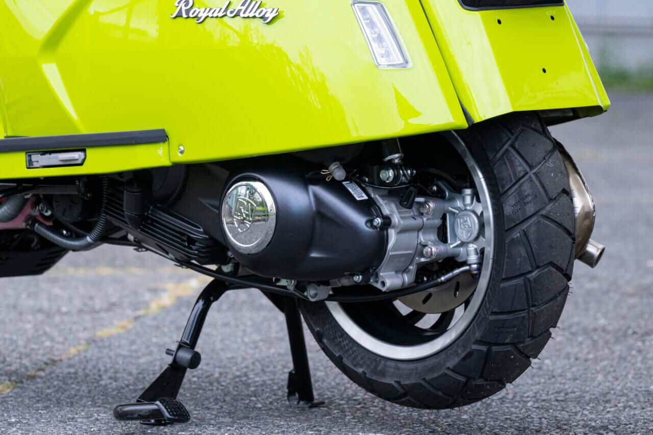 RoyalAlloy｜ロイヤルアロイ｜GP250SE｜リヤブレーキ｜【RoyalAlloy】鉄スクーターの質感と現代技術が融合・GP250SE