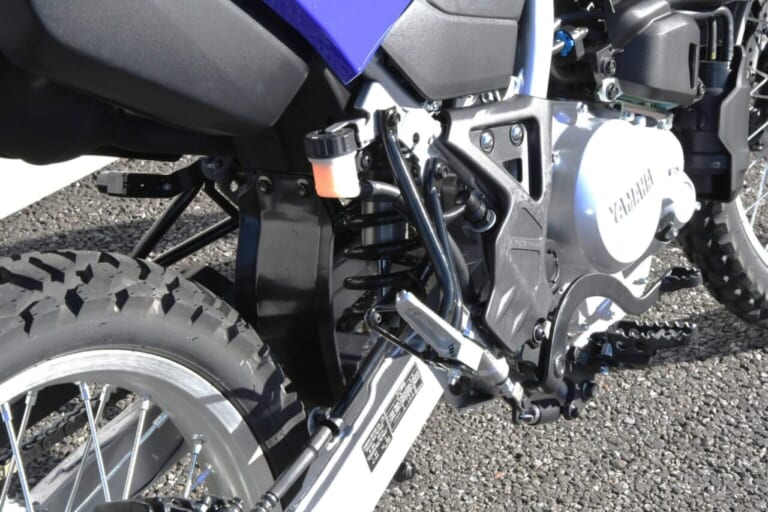 Technix TGR TEC-1.1 PERFORMANCE SHOCK｜新型WR125Rのポテンシャルを解放せよ! 足つきの不安と疲労を消し去る、魔法のカスタムパーツ大公開【テクニクス】