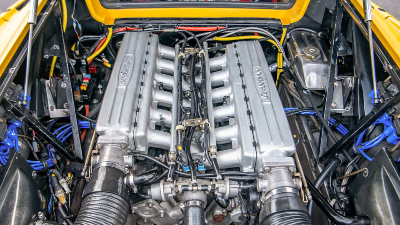 日本で公道を走っていた!? ランボルギーニ初のレーサー「ディアブロSV-R」が1億円超えのワケ