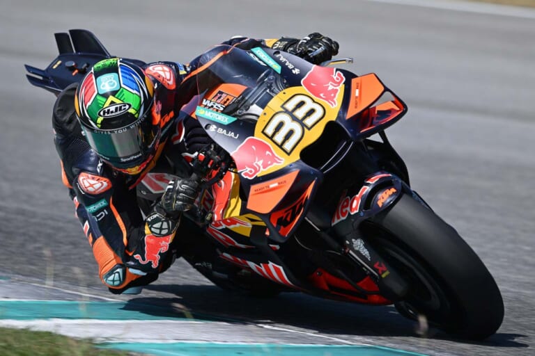 ブラッド・ビンダー(レッドブルKTMファクトリーレーシング)｜【2026最新】MotoGPヘルメット勢力図｜シェア1位をSHOEIが奪取！レプリカモデルの販売やキャンペーンの情報もお届け